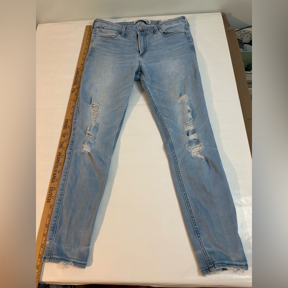 Abercrombie And Fitch Ankle Jean 10 R Distressed, Low Rise W30 L26 (B17)